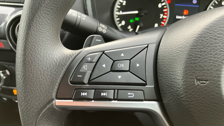 Nissan Juke 1.0 DiG-T 114 Acenta 5dr DCT Petrol Hatchback